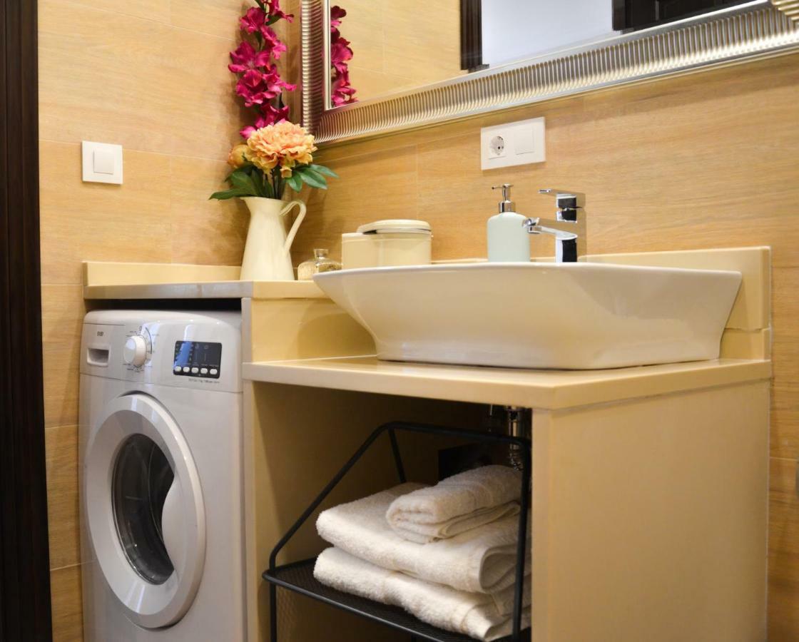 Apartamento San Jacinto III เซบีญา ภายนอก รูปภาพ